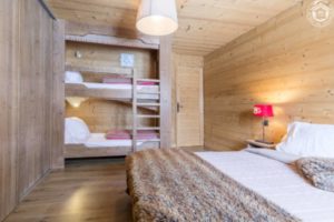 LOCATION CHALET LE NEVE BONNEVAL SUR ARC 12 PERSONNES TETRA LYRE CHAMBRE